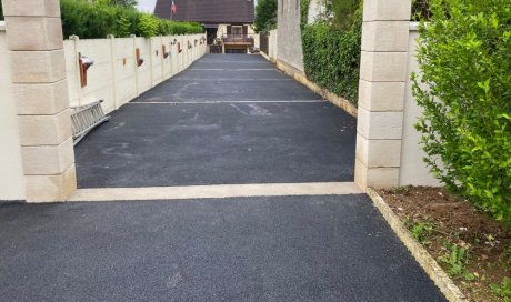 Création d'allée en enrobé noir à Pont-sur-Yonne