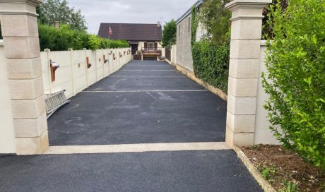 Création d'allée en enrobé noir à Pont-sur-Yonne