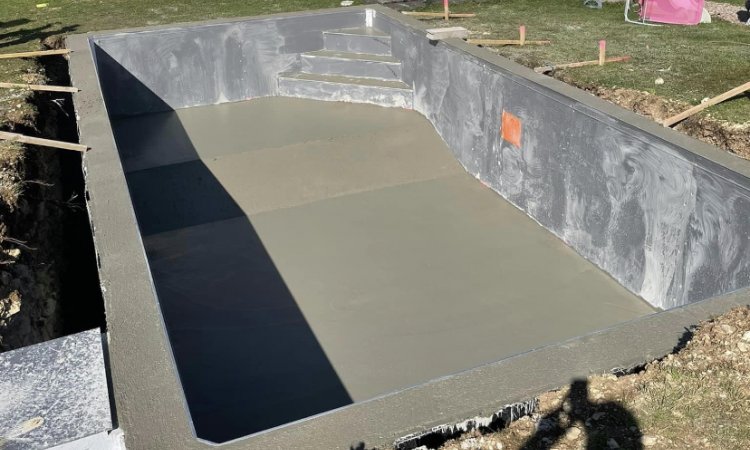 Construction de piscine creusée UNIBEO à Pont-sur-Yonne 