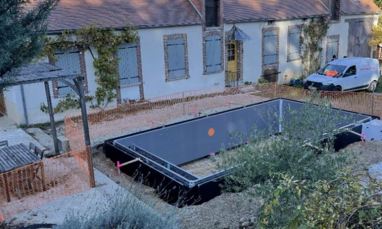 Construction d'une piscine creusée UNIBEO à Prunelles