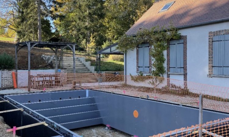 Construction d'une piscine creusée UNIBEO à Prunelles